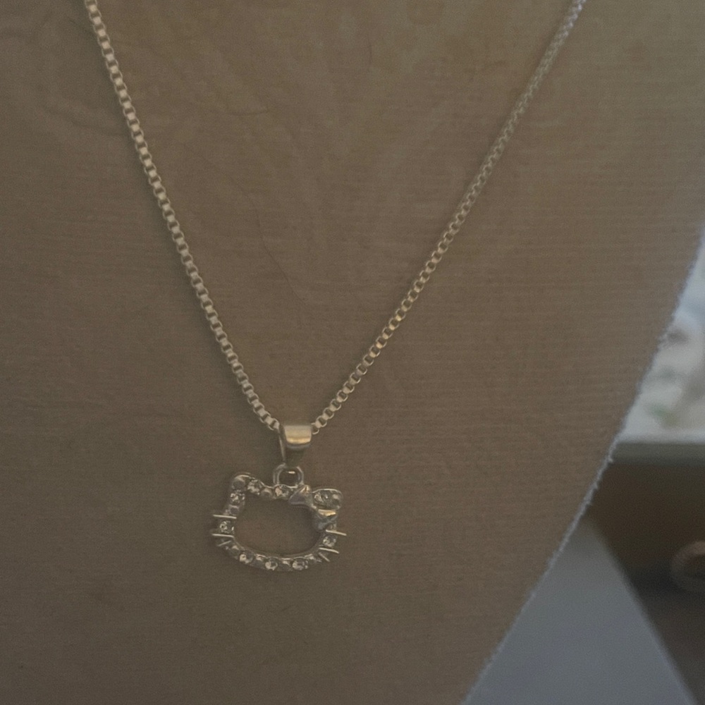 Kitty cat with crystals Elegant Gold Necklace with Crystal Accents